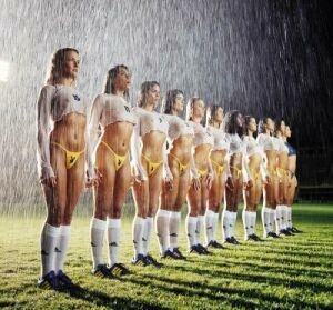 Wet Cheerleaders - Let It Rain